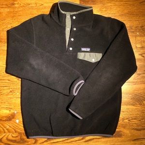 Black Patagonia fleece pullover